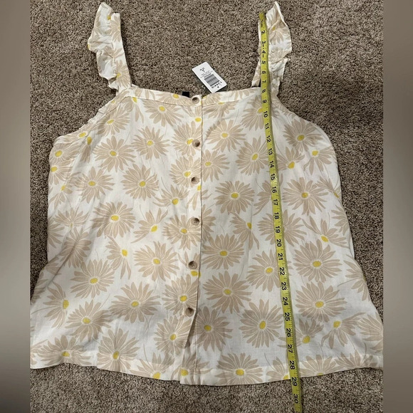 Torrid 3x Women's Tan Flower Sleeveless Blouse NWT - Picture 6 of 12